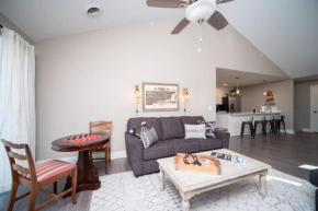Spacious 2 bed Condo with Office